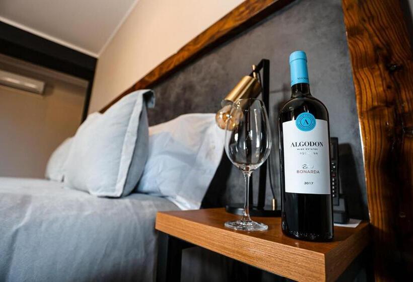 سوئیت کلاسیک, Algodon Wine Estates & Champions Club