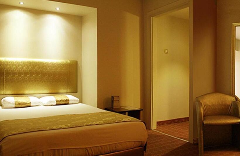 اتاق استاندارد سه نفره, Artiç