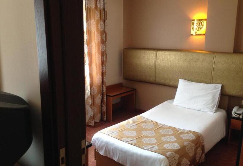 اتاق راحتی سه تخته, Artiç