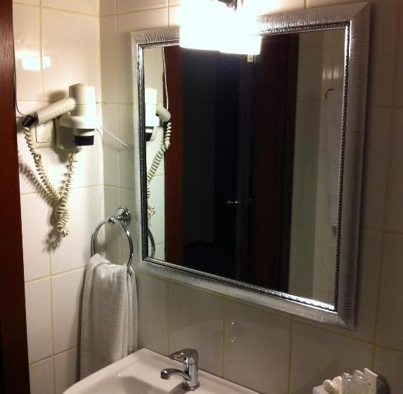 Economy Triple Room, Artiç