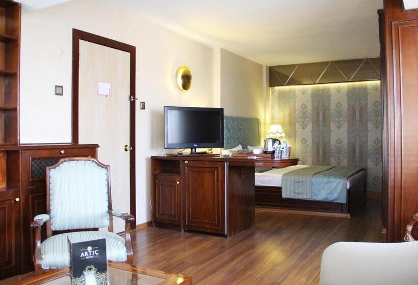 اتاق لوکس, Artiç