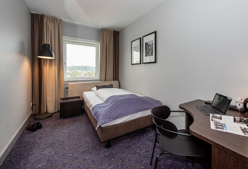 غرفة قياسية فردية, Cabinn Vejle