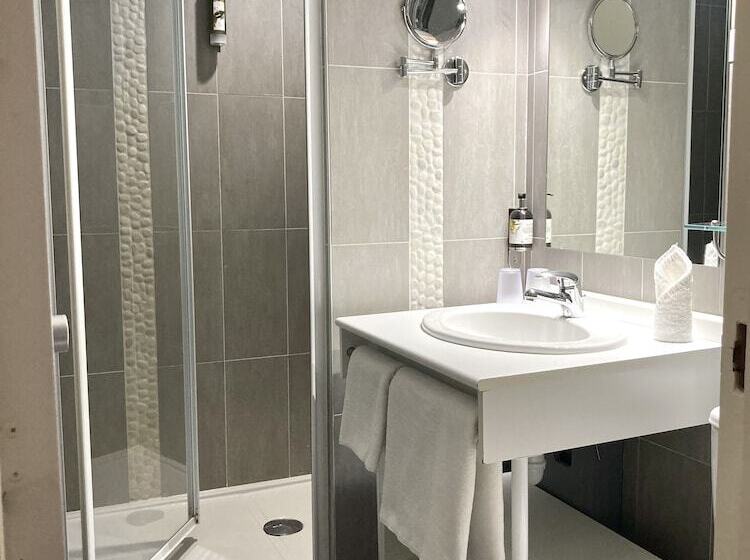 클래식 룸, Château Corneille