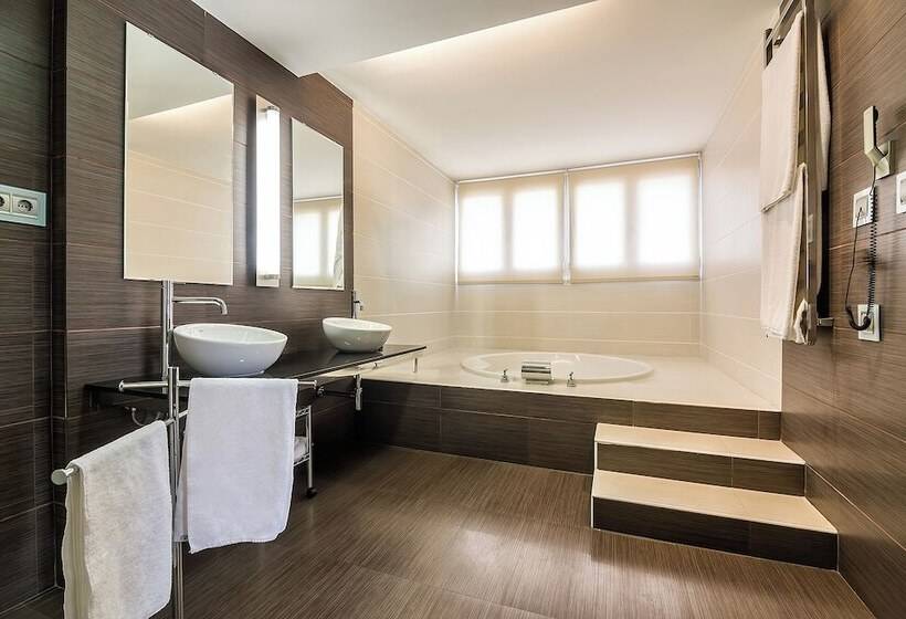 جناح, El Exe Almería Centro