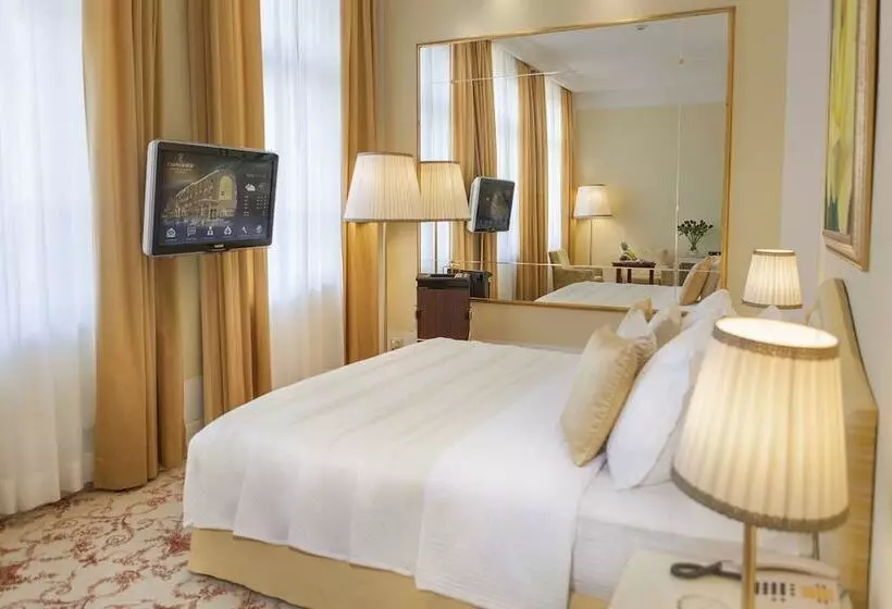 オーシャンビュージュニアスイート, Grande Albergo Delle Rose