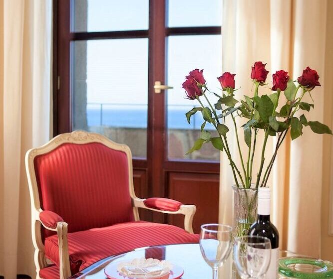 جناح مطلّ علي البحر, Grande Albergo Delle Rose