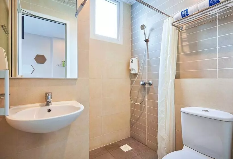 Superior Room, Ibis Budget Singapore Imperial
