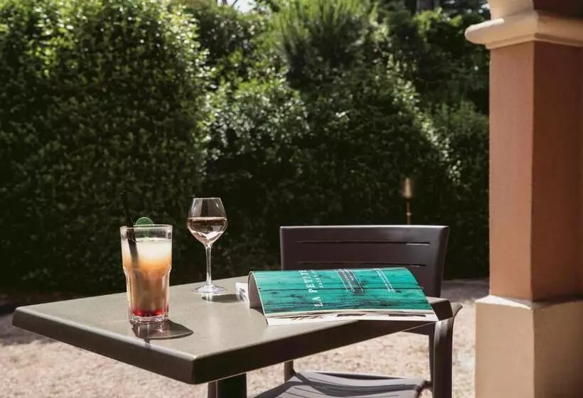 اتاق استاندارد, Les Jardins De Saintemaxime
