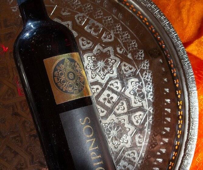 غرفة ديلوكس, Nikos Takis Fashion Boutique