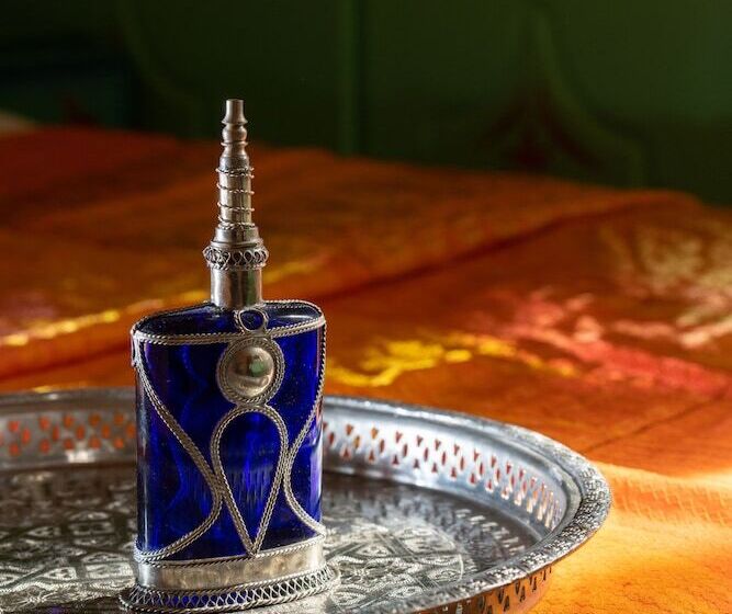 غرفة ديلوكس, Nikos Takis Fashion Boutique