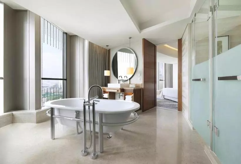 Premium-sviitti, Sheraton Grand Shanghai Pudong Hotel & Residences