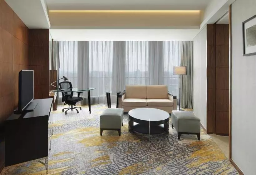 Premium-sviitti, Sheraton Grand Shanghai Pudong Hotel & Residences