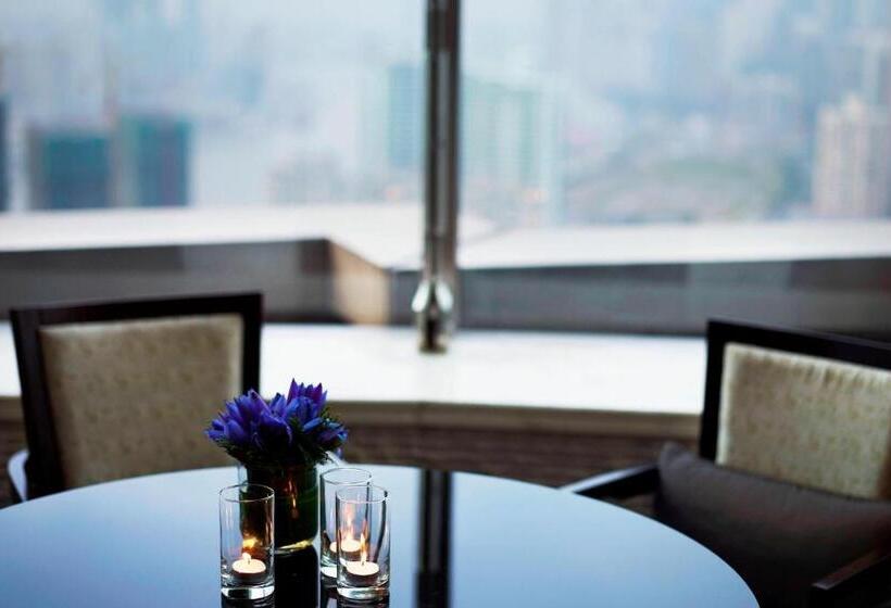 اتاق اجرایی با تخت بزرگ, Sheraton Grand Shanghai Pudong Hotel & Residences