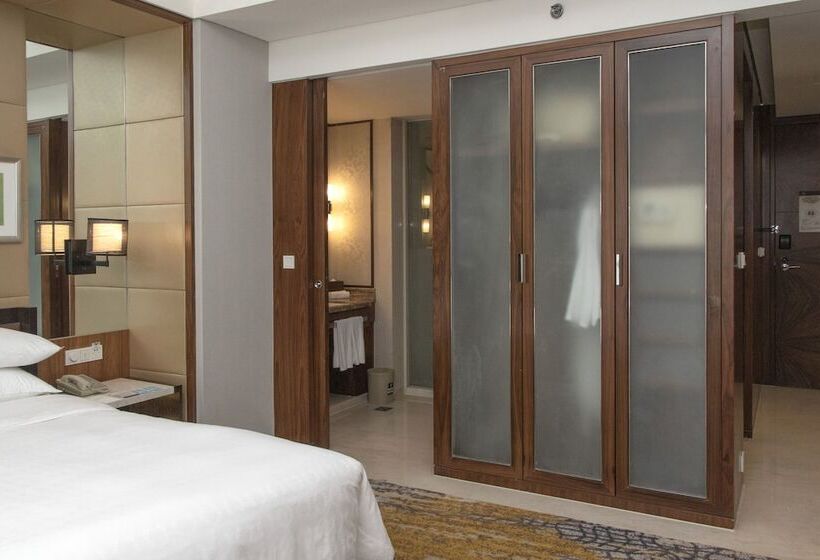 프리미엄 룸, Sheraton Grand Shanghai Pudong Hotel & Residences