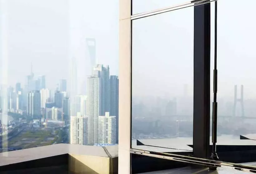 Executive-huone, Sheraton Grand Shanghai Pudong Hotel & Residences