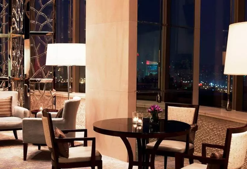 Executive-huone, Sheraton Grand Shanghai Pudong Hotel & Residences