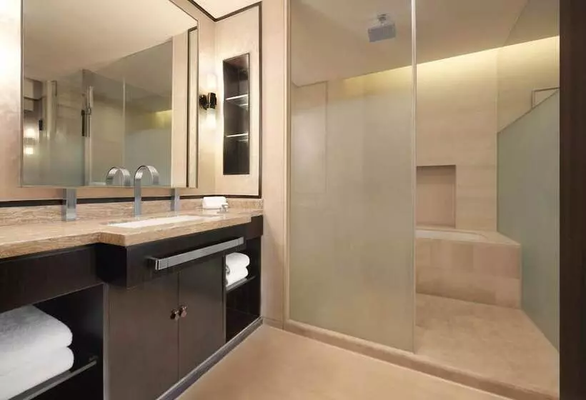 Executive-huone, Sheraton Grand Shanghai Pudong Hotel & Residences