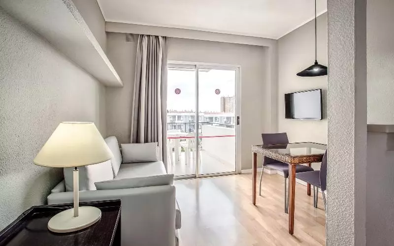 سوییت جونیور, Sovrana Hotel & Spa