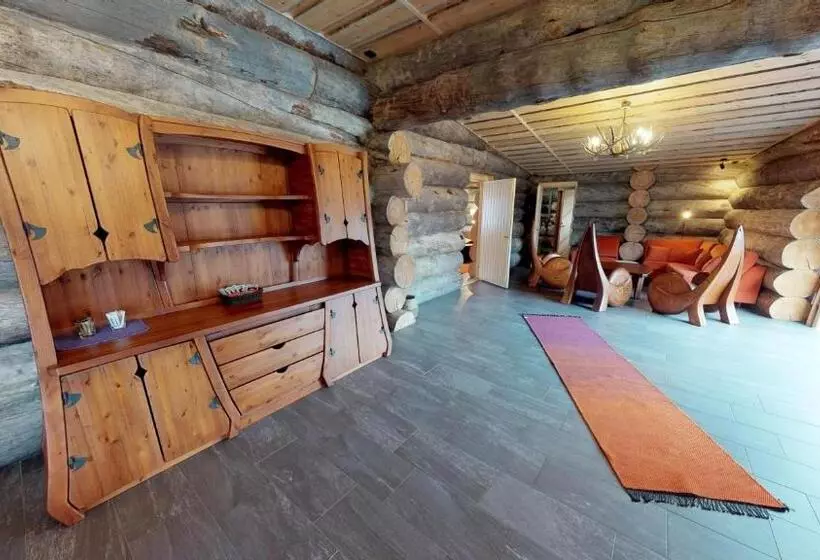 اتاق لوکس, Kakslauttanen Arctic Resort   Igloos And Chalets