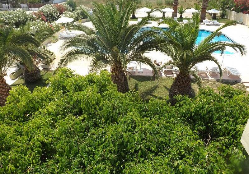 スーペリアールーム, Leonidas Hotel & Studios