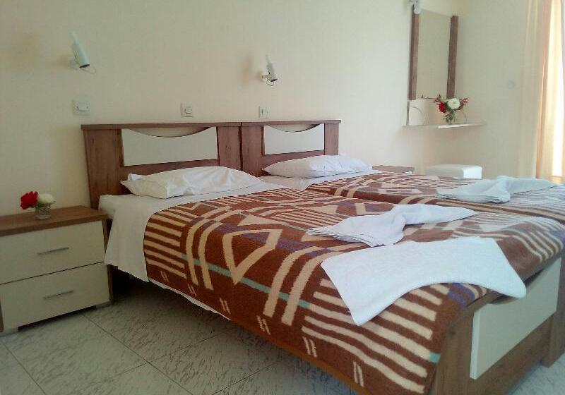 スタンダードルーム, Leonidas Hotel & Studios