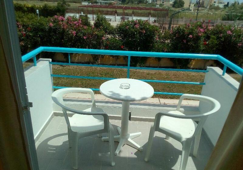 スタンダードルーム, Leonidas Hotel & Studios