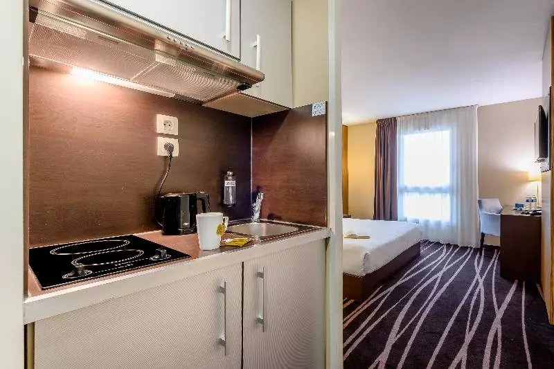 スタンダードスタジオ, Comfort Aparthotel Bordeaux Begles Arena