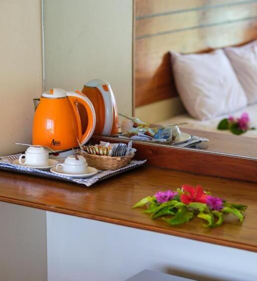 غرفة قياسية مطلّة علي البحر, Beachcomber Island Resort