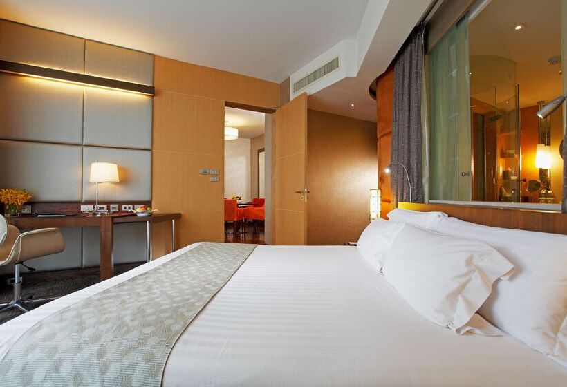 سوییت اجرایی, Centara Grand At Central World