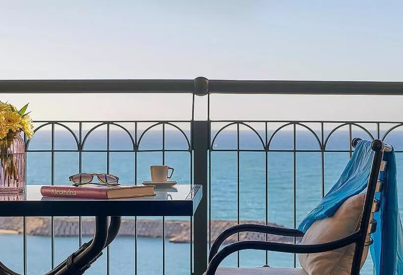 オーシャンビュースタンダードルーム, Four Seasons Hotel Alexandria At San Stefano