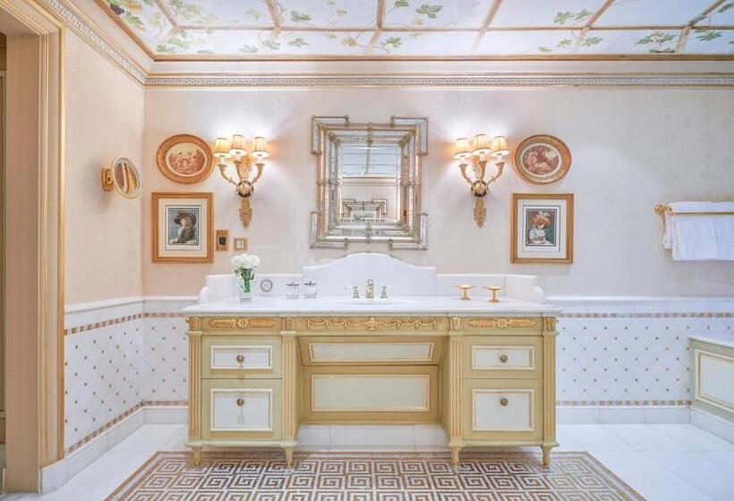 سوئیت سلطنتی 3 خوابه, Four Seasons Hotel Alexandria At San Stefano