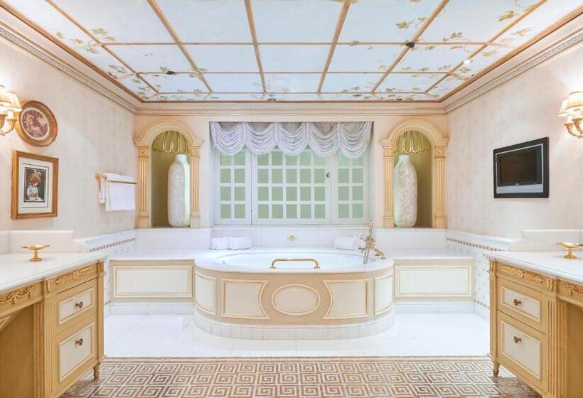 سوئیت سلطنتی 3 خوابه, Four Seasons Hotel Alexandria At San Stefano