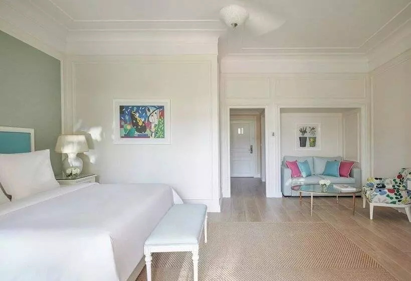 キングサイズベッドのスタンダードルーム, Four Seasons Hotel Alexandria At San Stefano