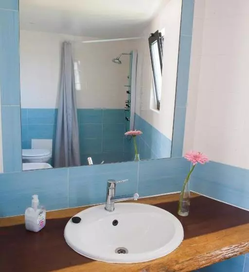 スタンダード4人部屋, Good Feeling Hostel & Guest House