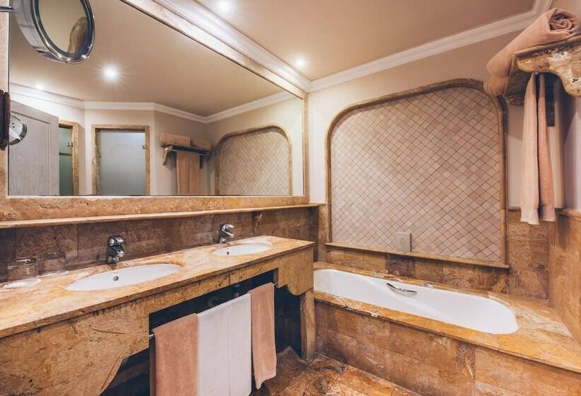 جناح جونيور برستيج مُطل على البحر, JOIA El Mirador by Iberostar - Adults Only