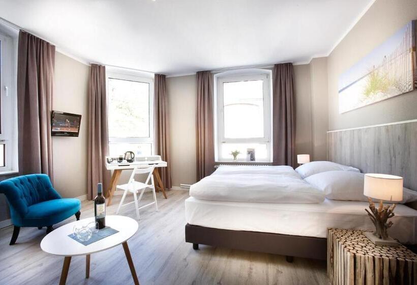 Номер Стандарт, Liegeplatz 13 Kiel By Premiere Classe