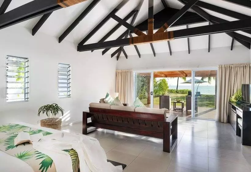 بانگلوی استاندارد, Lomani Island Resort – Adults Only