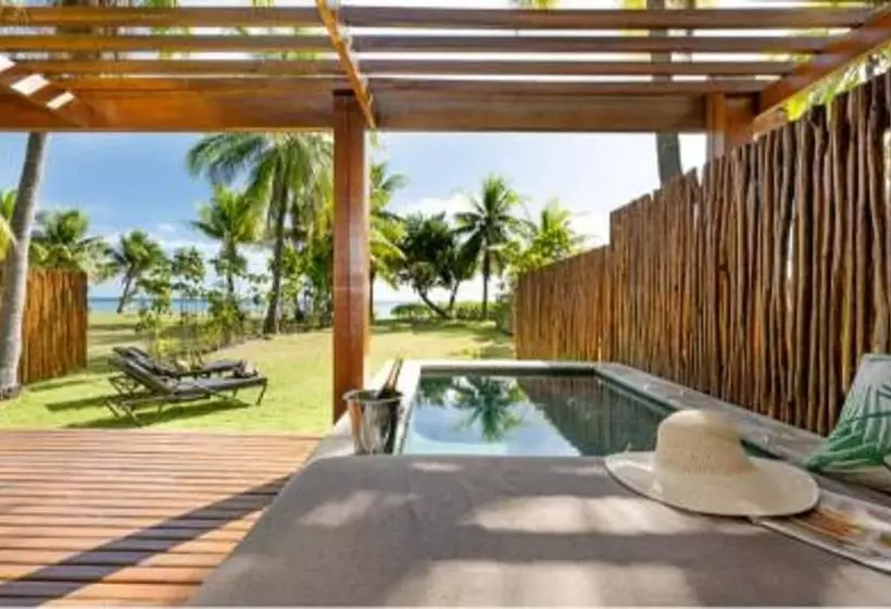 بانگلوی استاندارد, Lomani Island Resort – Adults Only