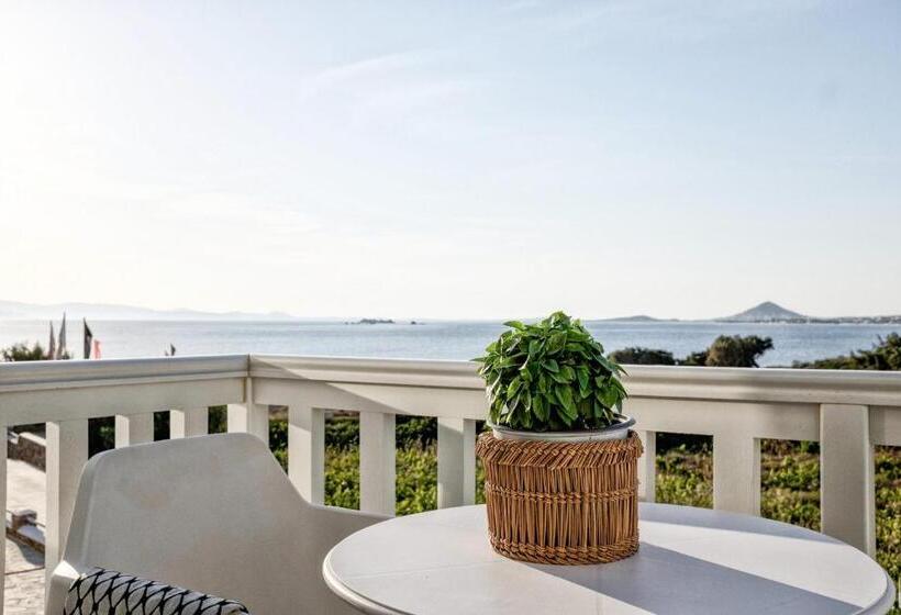 جناح مطلّ علي البحر, Orkos Beach