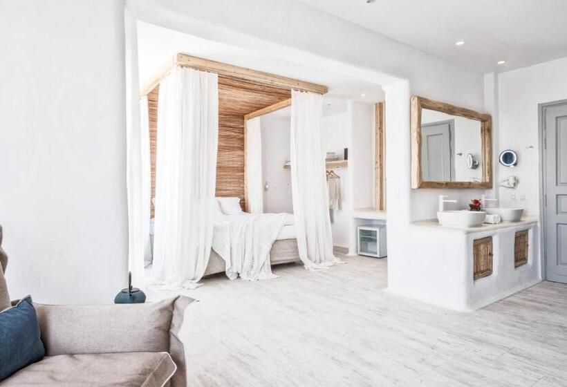 جناح, Orkos Beach