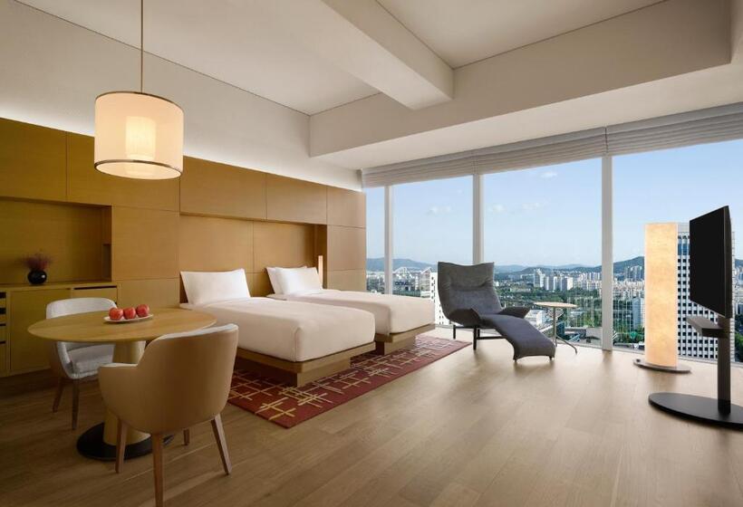 Номер Deluxe, Park Hyatt Seoul