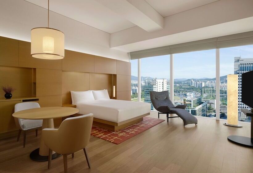 Номер Deluxe, Park Hyatt Seoul