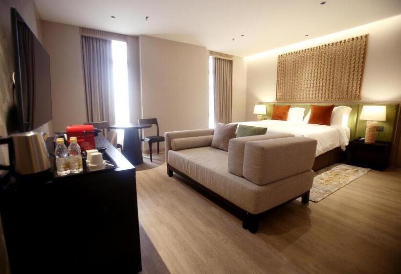 جناح كلوب, Resorts World Awana