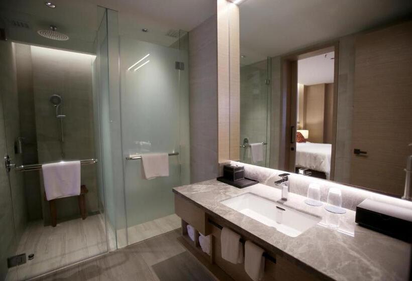 سوییت اجرایی, Resorts World Awana