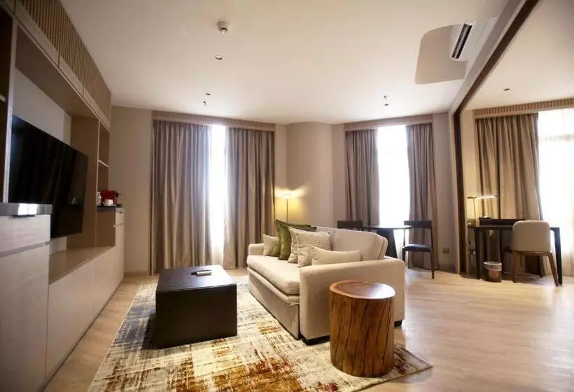 سوییت اجرایی, Resorts World Awana