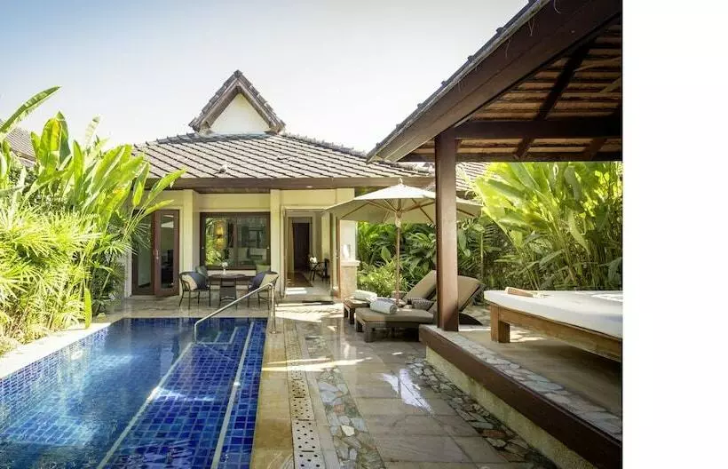 بانگلوی سوپریور, Robinson Khao Lak