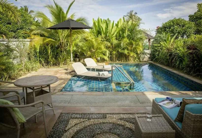 بانگلوی سوپریور, Robinson Khao Lak