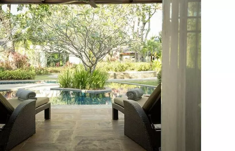 بانگلوی سوپریور, Robinson Khao Lak