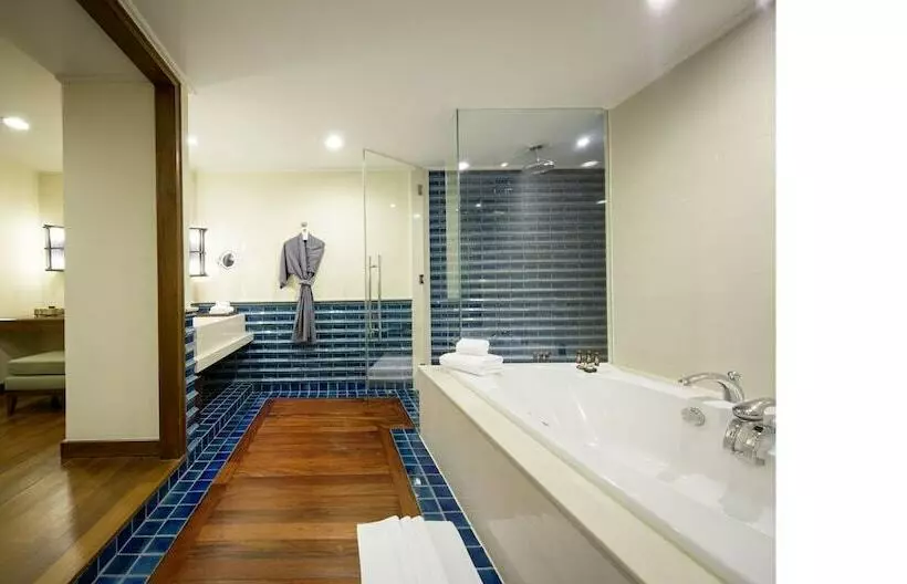 سوییت سوپریور, Robinson Khao Lak