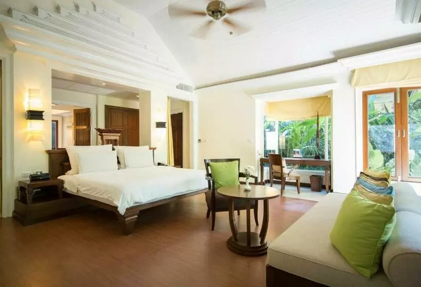 بانگلوی لوکس, Robinson Khao Lak